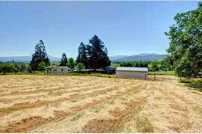 1545 Old Stage, Medford, OR 97502 - Photo 69