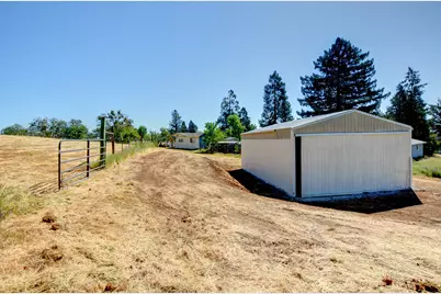 1545 Old Stage, Medford, OR 97502 - Photo 63