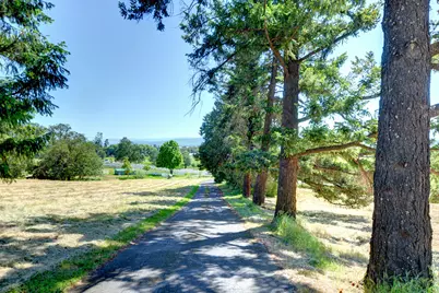 1545 Old Stage, Medford, OR 97502 - Photo 75