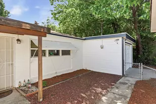 1537 Cloverlawn Dr, Grants Pass, OR 97527 - Photo 29