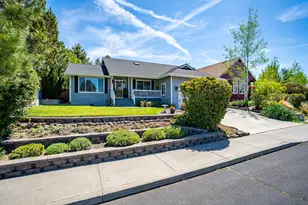 1886 NE Curtis Dr, Bend, OR 97701 - Photo 3