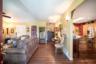 1886 NE Curtis Dr, Bend, OR 97701 - Photo 7