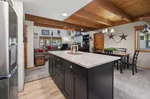 57803 Mt Rainier Ln, Sunriver, OR 97707 - Photo 9