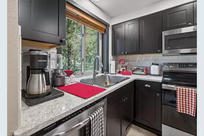 57803 Mt Rainier Lane #10, Sunriver, OR 97707 - Photo 11