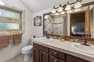 57803 Mt Rainier Ln, Sunriver, OR 97707 - Photo 25