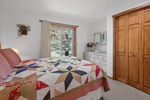 57803 Mt Rainier Ln, Sunriver, OR 97707 - Photo 17