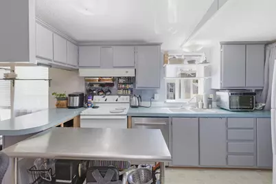 4729 S Pacific Highway #UNIT 4, Phoenix, OR 97535 - Photo 11
