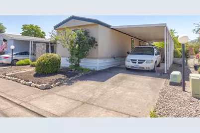 4729 S Pacific Highway #UNIT 4, Phoenix, OR 97535 - Photo 3