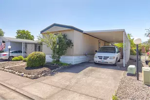 4729 S Pacific Hwy, Phoenix, OR 97535 - Photo 3