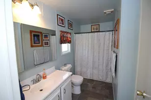 350 Beechwood Dr, Grants Pass, OR 97526 - Photo 9