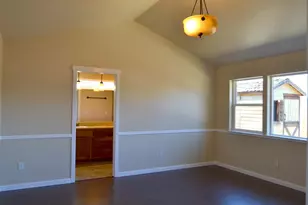 172 SE Yorktown Dr, Grants Pass, OR 97527 - Photo 13