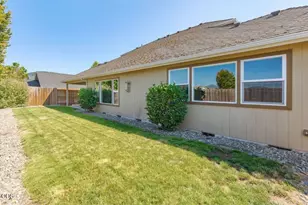 172 SE Yorktown Dr, Grants Pass, OR 97527 - Photo 25