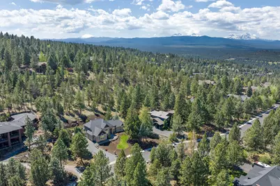 3193 NW Colonial Drive, Bend, OR 97703 - Photo 5