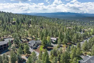 3193 N W Colonial Dr, Bend, OR 97703 - Photo 5
