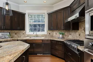 3193 N W Colonial Dr, Bend, OR 97703 - Photo 21