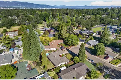 2432 London Circle, Medford, OR 97504 - Photo 37