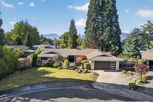 2432 London Cir, Medford, OR 97504 - Photo 5