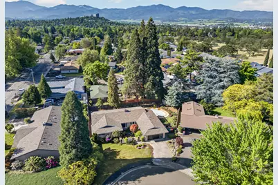 2432 London Circle, Medford, OR 97504 - Photo 3