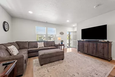 3734 SW Lava Place, Redmond, OR 97756 - Photo 3