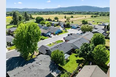 1935 Walnut Grove Lane, Central Point, OR 97502 - Photo 41