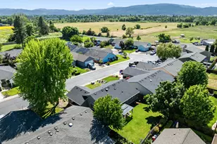 1935 Walnut Grove Ln, Central Point, OR 97502 - Photo 41