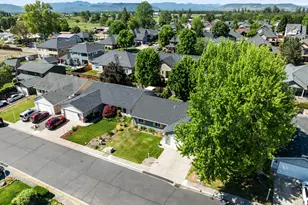 1935 Walnut Grove Ln, Central Point, OR 97502 - Photo 33