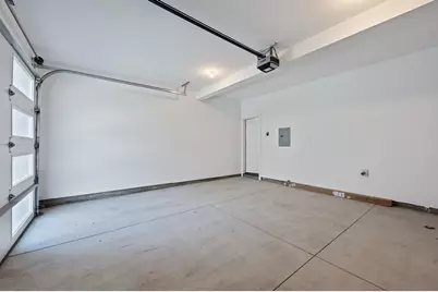 20520 NE Empire Avenue, Bend, OR 97701 - Photo 25