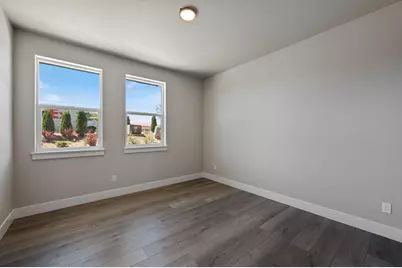 20520 NE Empire Avenue, Bend, OR 97701 - Photo 13