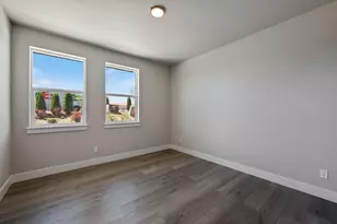 20520 NE Empire Ave, Bend, OR 97701 - Photo 13