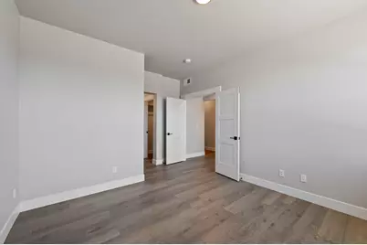 20520 NE Empire Avenue, Bend, OR 97701 - Photo 15