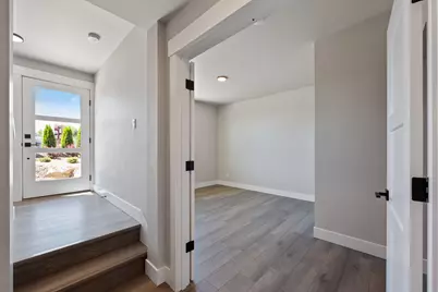 20520 NE Empire Avenue, Bend, OR 97701 - Photo 11