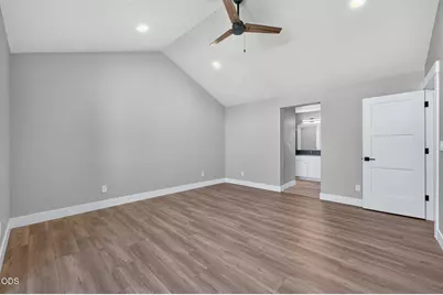 20520 NE Empire Avenue, Bend, OR 97701 - Photo 29
