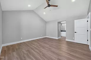 20520 NE Empire Ave, Bend, OR 97701 - Photo 29