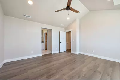 20520 NE Empire Avenue, Bend, OR 97701 - Photo 21