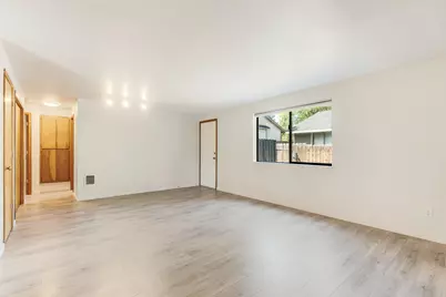 [Address not provided], Bend, OR 97701 - Photo 7