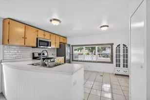 2252 Table Rock Rd, Medford, OR 97501 - Photo 5
