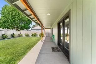 2953 Naples Dr, Grants Pass, OR 97527 - Photo 23