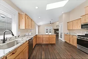 2953 Naples Dr, Grants Pass, OR 97527 - Photo 7
