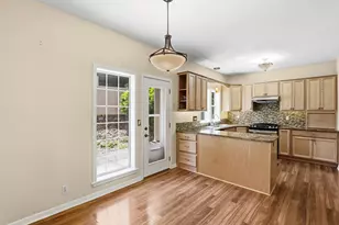 140 Jackson Creek Dr, Jacksonville, OR 97530 - Photo 11