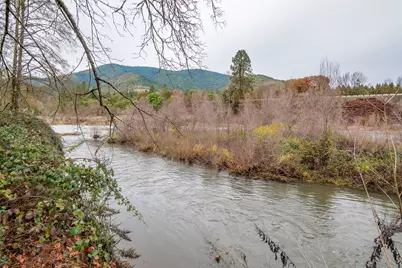 8730 Rogue River Highway, Grants Pass, OR 97527 - Photo 33