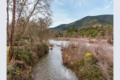 8730 Rogue River Highway, Grants Pass, OR 97527 - Photo 17