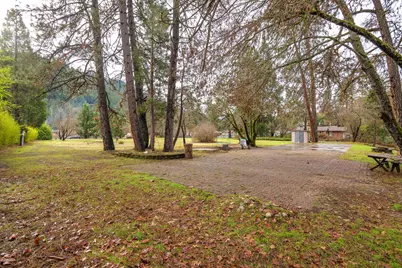 8730 Rogue River Highway, Grants Pass, OR 97527 - Photo 29