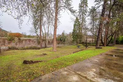 8730 Rogue River Highway, Grants Pass, OR 97527 - Photo 25