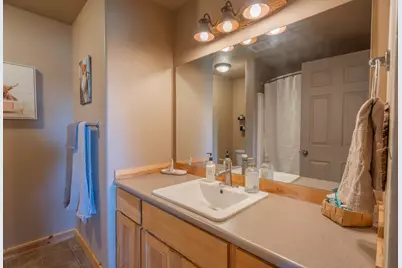8475 NW Eagle Drive, Redmond, OR 97756 - Photo 17