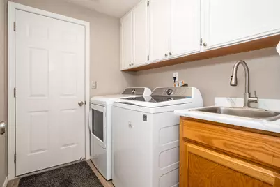 2928 Flint Ridge Avenue, Medford, OR 97504 - Photo 19