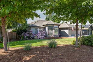 2928 Flint Ridge Ave, Medford, OR 97504 - Photo 1
