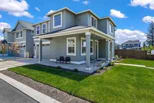 60933 SE Sydney Harbor Ct, Bend, OR 97702 - Photo 3