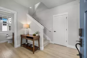 60933 SE Sydney Harbor Ct, Bend, OR 97702 - Photo 5
