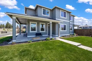 60933 SE Sydney Harbor Ct, Bend, OR 97702 - Photo 3