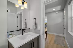 60933 SE Sydney Harbor Ct, Bend, OR 97702 - Photo 19